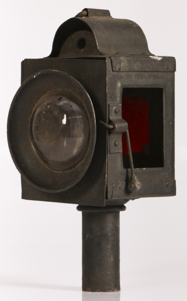 Een metalen koetslamp, 19e/ 20e eeuw.