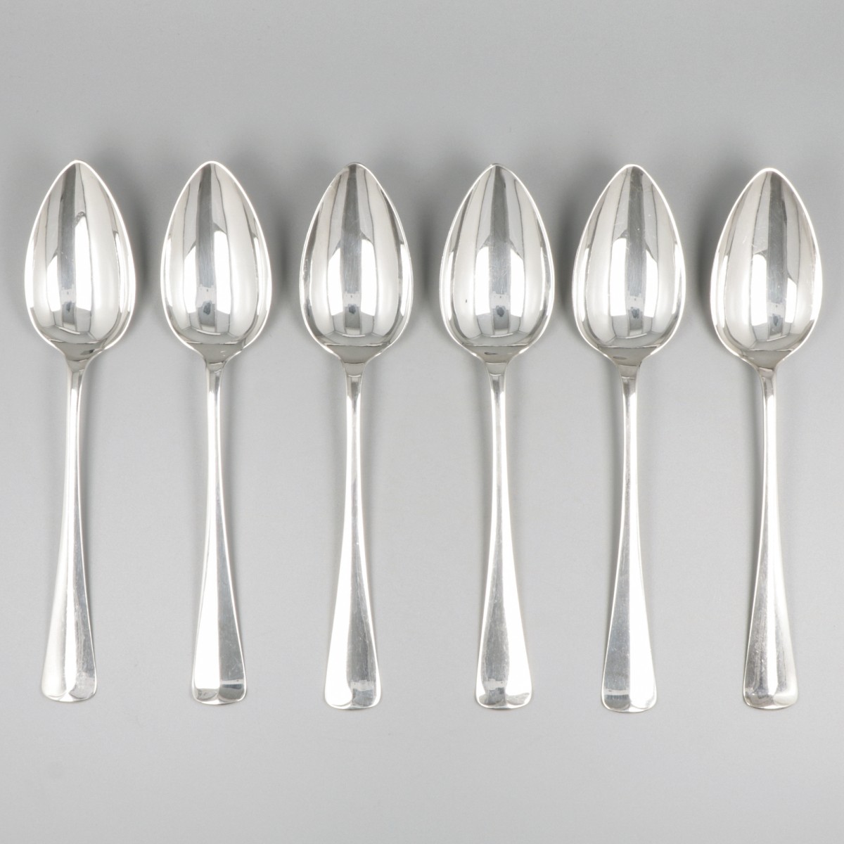 6-delige set dinerlepels Haags lofje zilver.