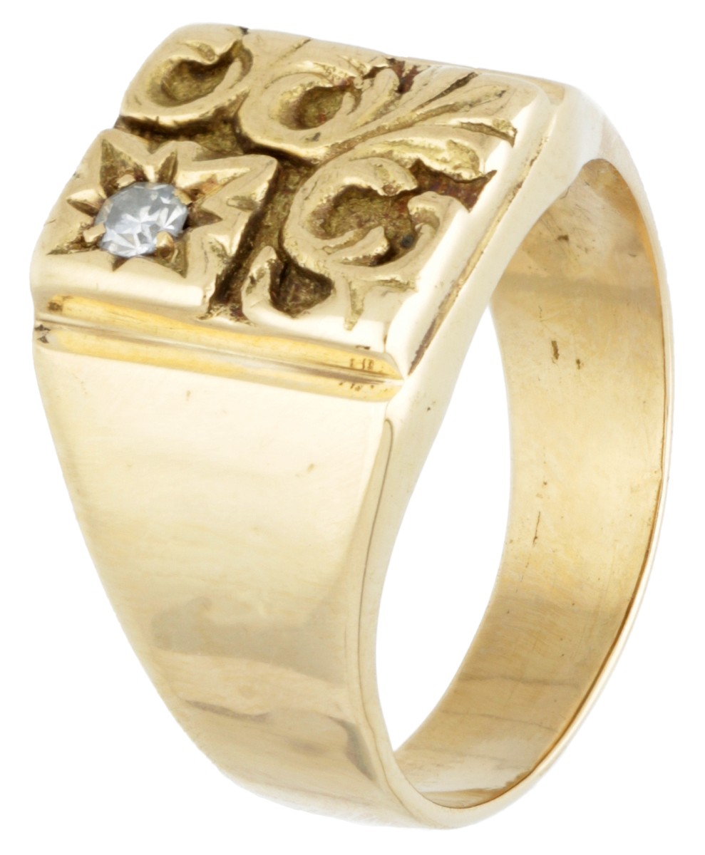 Vintage 18 kt. geelgouden ring bezet met ca. 0.05 ct. diamant.