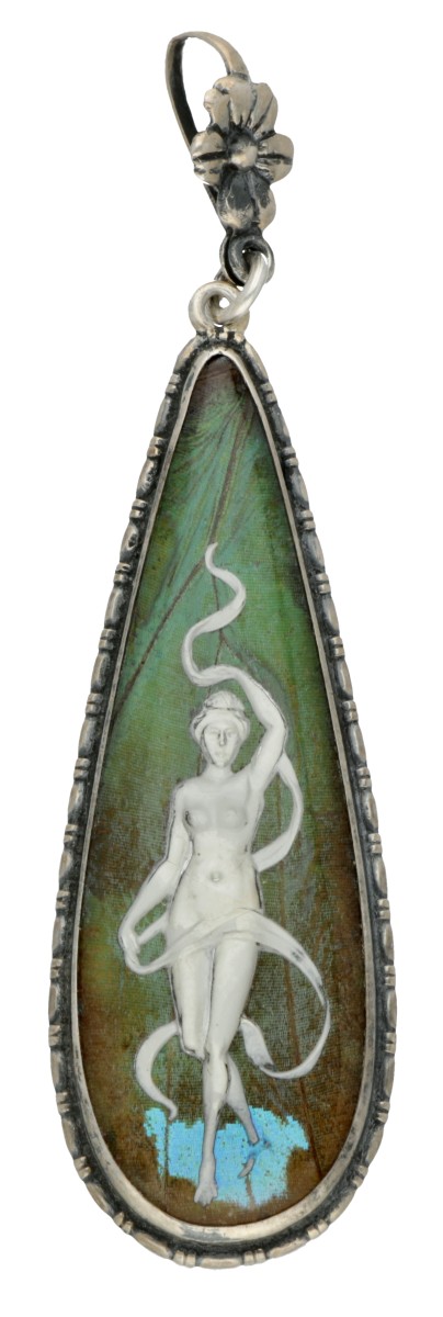 Vintage sterling zilveren hanger afbeeldende een dame.