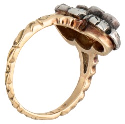 Vintage 14 kt. geelgouden ring bezet met diamant.
