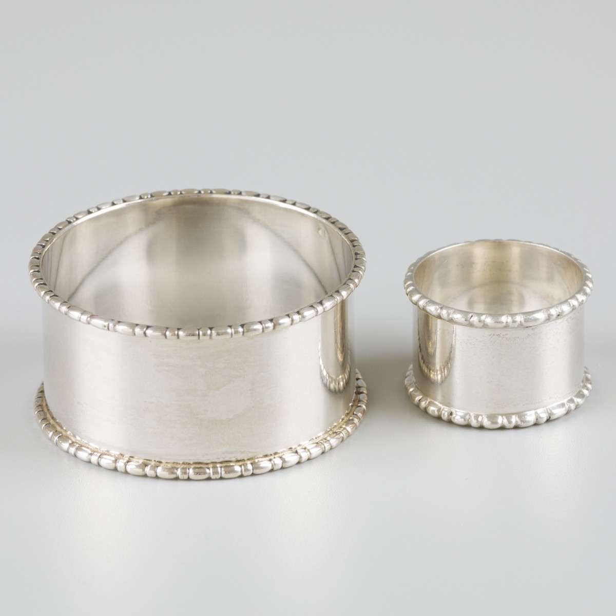 Servetring & vingerdoekring zilver.