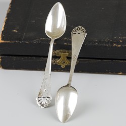 12-delige set thee- / koffielepels zilver.