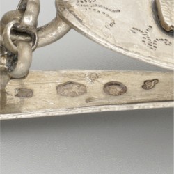 Fourniturenschaar met chatelaineketting en rokhaak zilver.