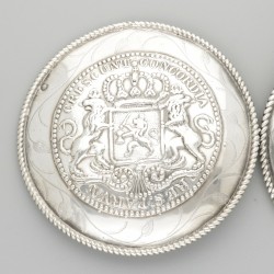 Set broekstukken (Zeeland Walcheren 1906) zilver.