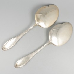 2-delige set pasteischeppen zilver.