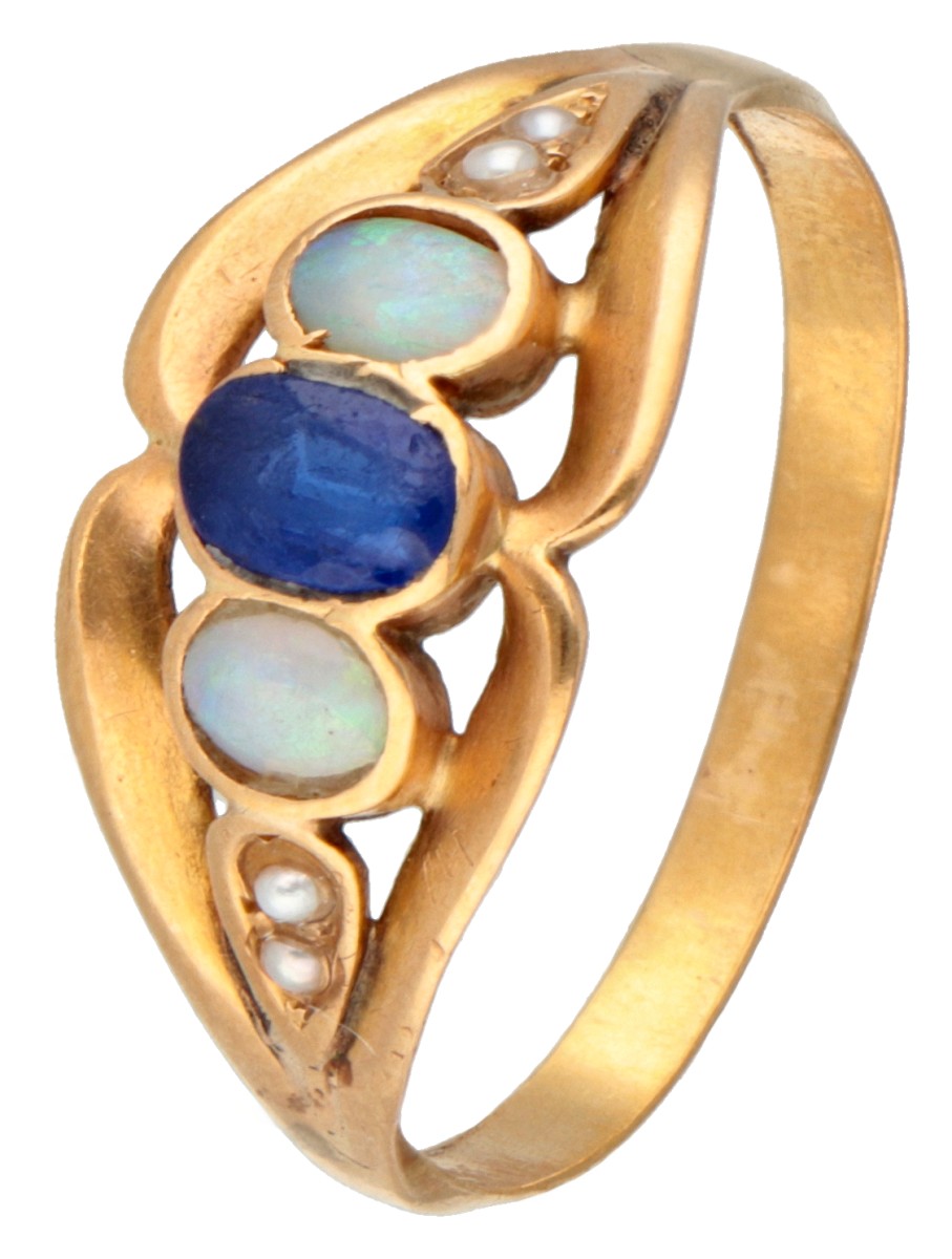 Antieke 18 kt. geelgouden ring bezet met opaal en blauwe doublet.