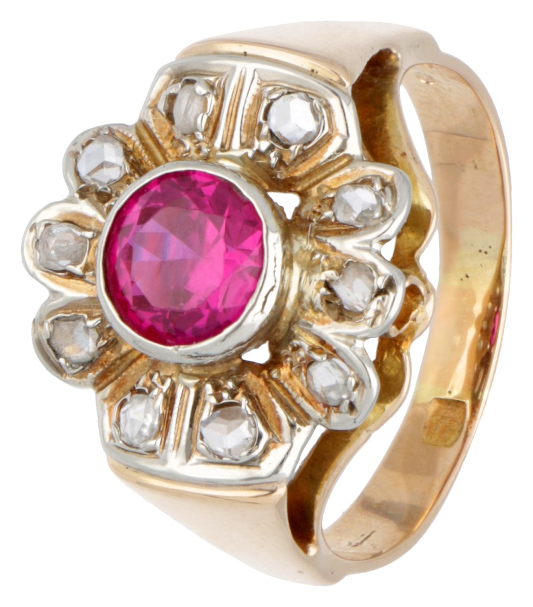 Vintage 18 kt. geelgouden ring bezet met synthetische robijn en roos geslepen diamanten.