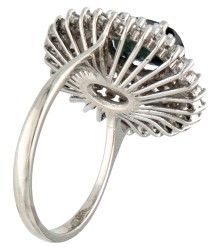 Vintage 18 kt. witgouden entourage ring bezet met ca. 2.00 ct. natuurlijke saffier en ca. 0.70 ct. diamant.