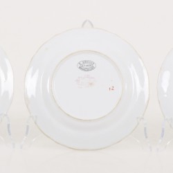 Een lot van (3) Petrus Regout ontbijtbordjes met decor 'Portici'. 20e eeuw.