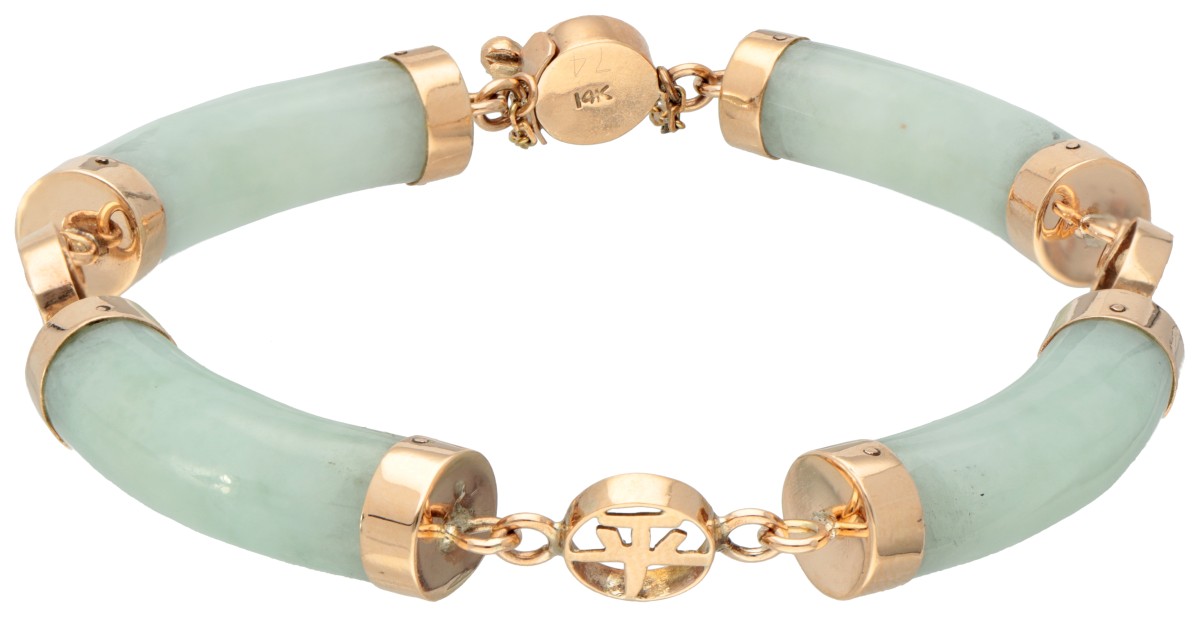 Jade armband met Chinese karakters in 14 kt. geelgoud.