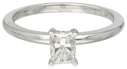 18 kt. Witgouden solitair ring bezet met ca. 0.54 ct. diamant.