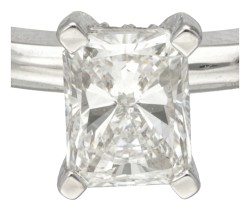 18 kt. Witgouden solitair ring bezet met ca. 0.54 ct. diamant.