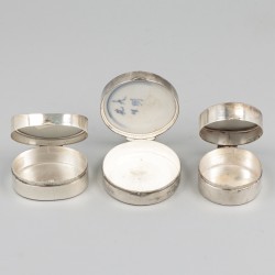 3-delig lot pillendoosjes zilver.