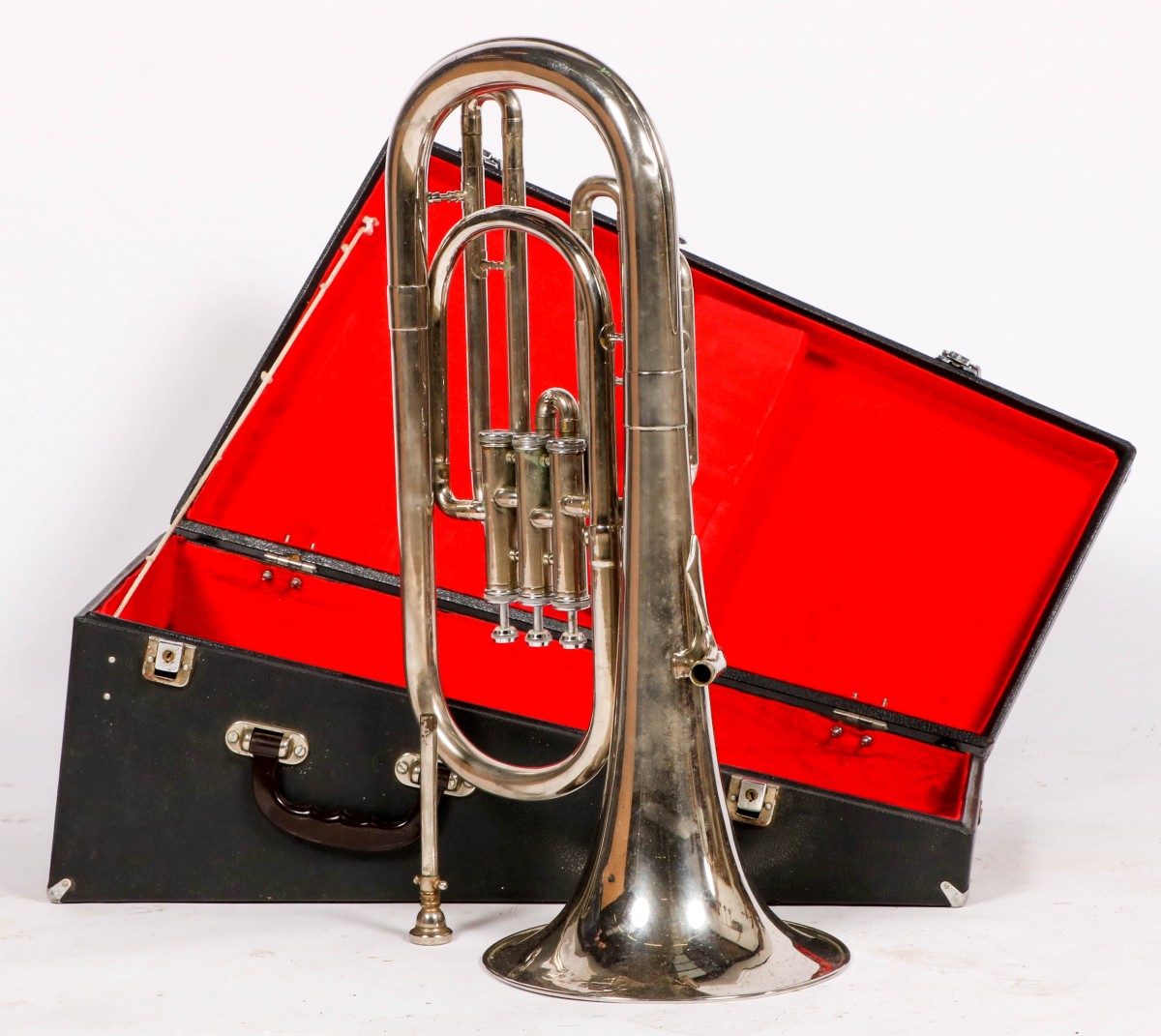 Een trombone in origineel foedraal, 20e eeuw.