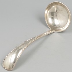 Groentelepel en juslepel zilver.