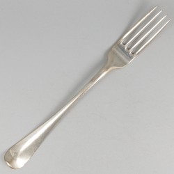 18e-eeuwse bestekdelen (4) o.a. lepel van Jacques Roettiers zilver.