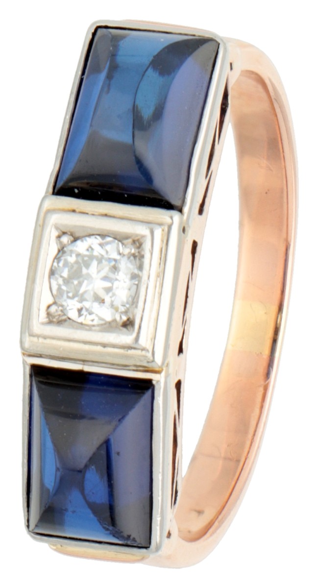 18 kt. Roségouden retro ring bezet met ca. 0.19 ct. diamant en synthetische saffier.