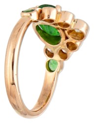 Vintage 18 kt. geelgouden ring bezet met ca. 0.33 ct. diamant en groene edelsteen.