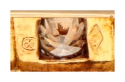 18 kt. Geelgouden staafbroche bezet met ca. 0.24 ct. diamant en synthetische saffier.