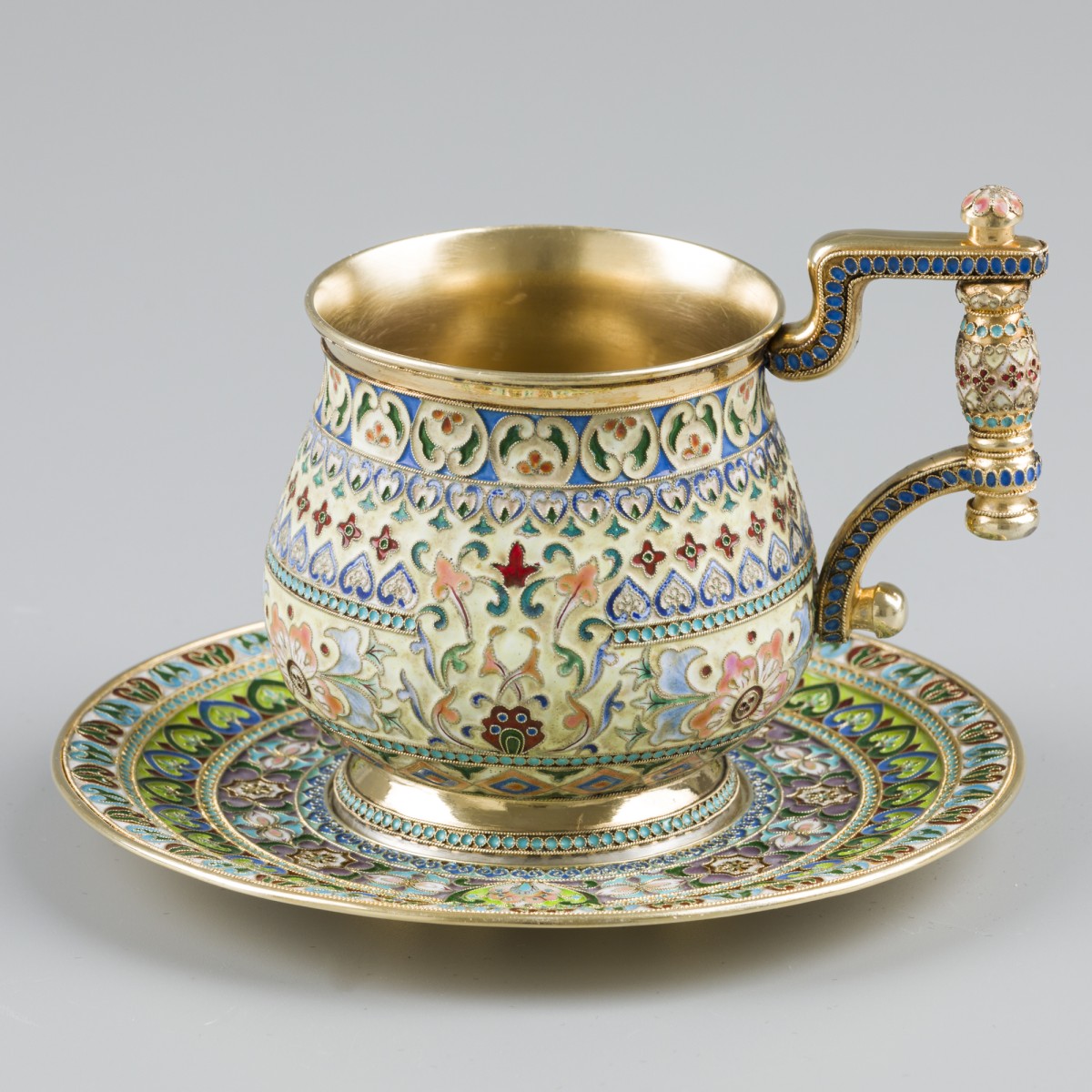 Kop & schotel (Rusland, Moskou Ivan Petrovich Khlebnikov 1867-1917) zilver.