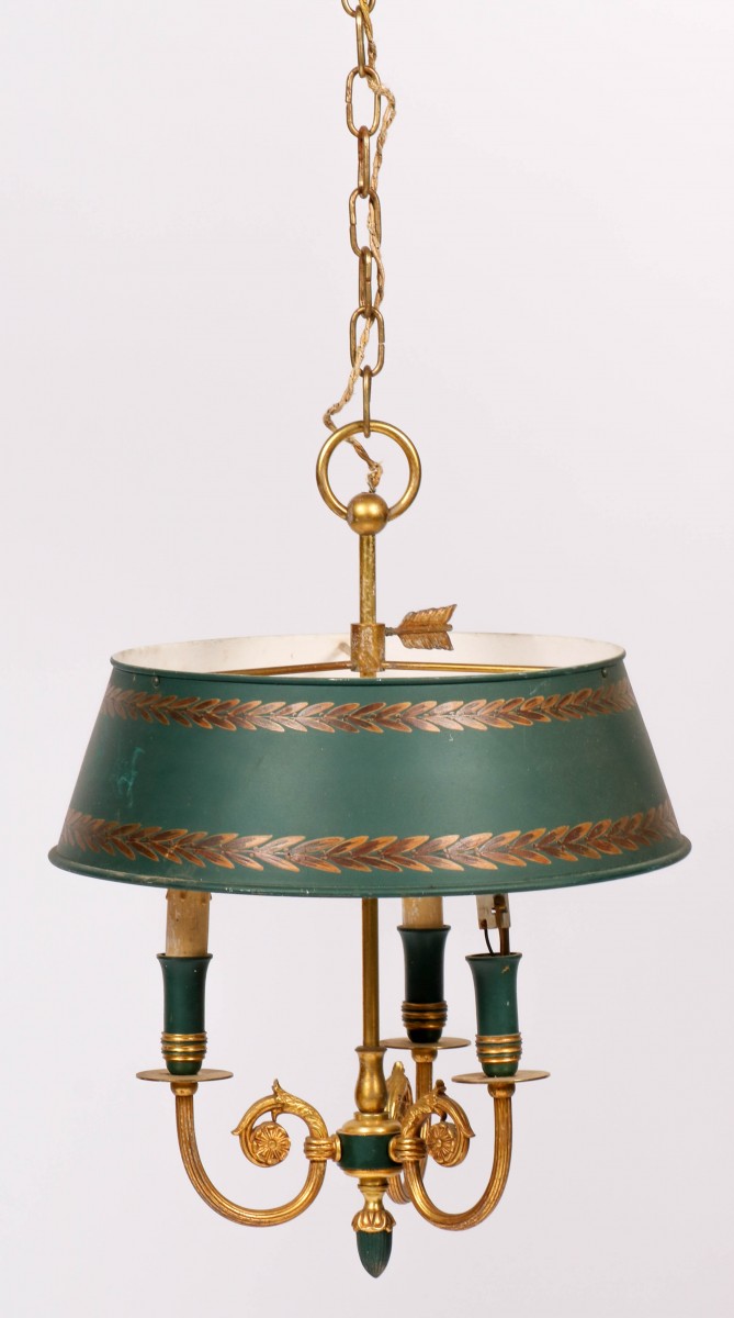 Een Louis XVI-stijl bouilotte hanglamp met blikken kap, Frankrijk, mid. 20e eeuw.