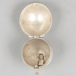 Rozenkransdoosje zilver.
