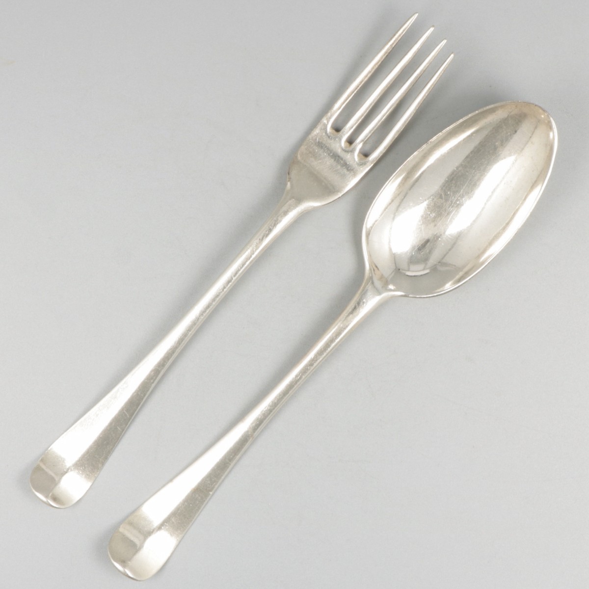 Dinerlepel & vork ('s-Gravenhage, Johannes van der Toorn II, 1771-1811) zilver.