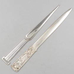 2 briefopeners zilver.