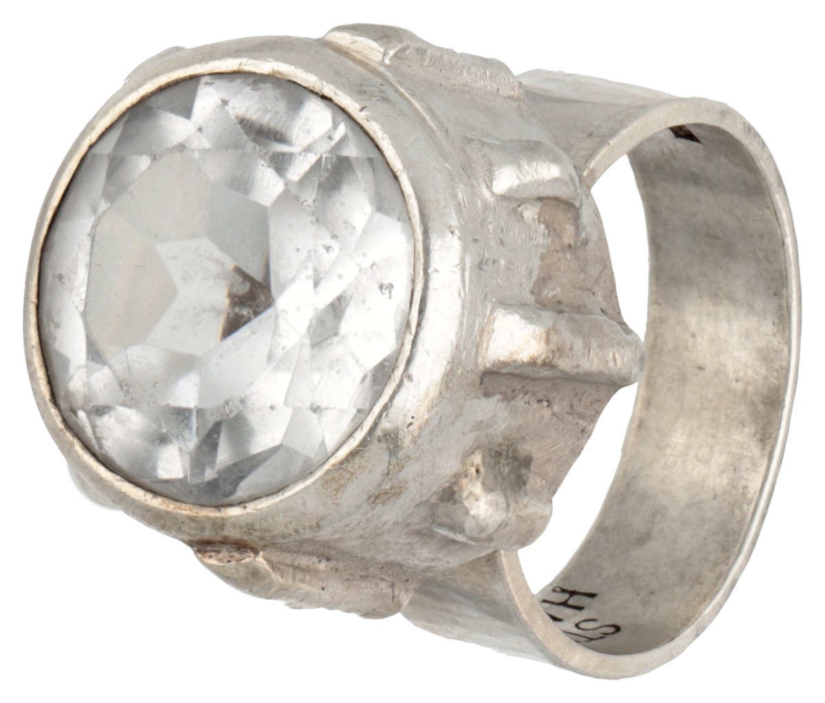 Sterling zilveren solitair ring met bergkristal door Zweedse designer.