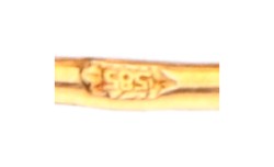 Vintage 14 kt. geelgouden opengewerkte broche bezet met granaat.
