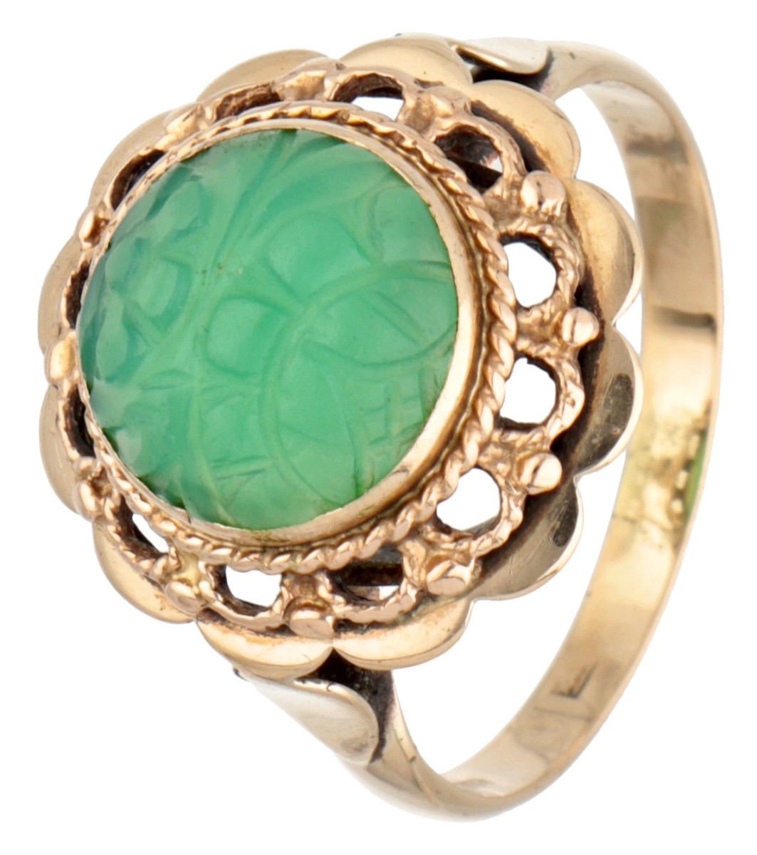 Vintage 14 kt. geelgouden opengewerkte ring bezet met floraal gesneden chrysopraas.