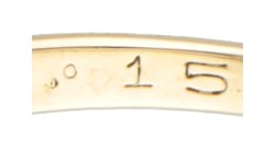 14 kt. Geelgouden solitair ring bezet met ca. 0.15 ct. diamant.