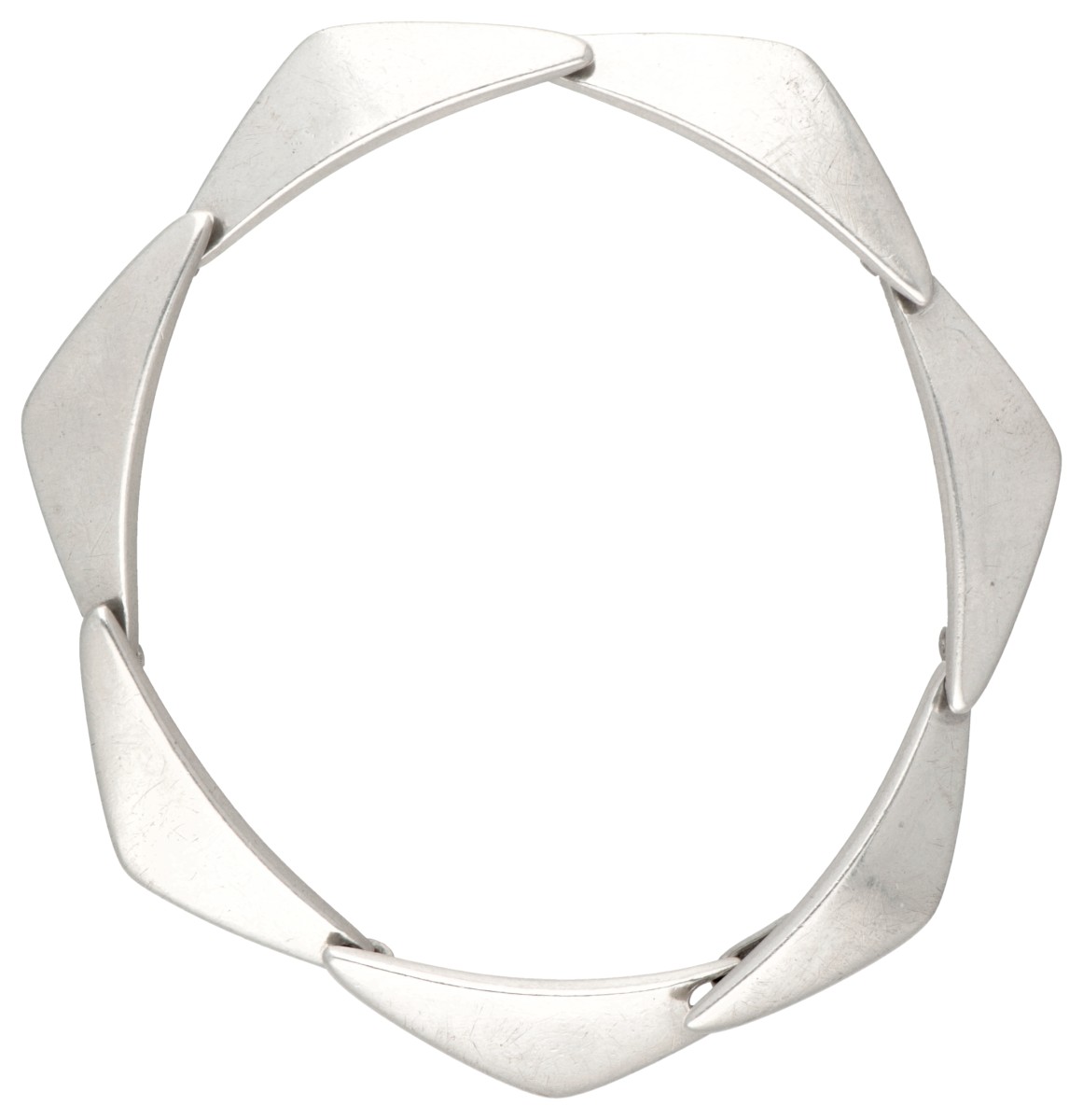 Sterling zilveren 'Peak' armband door Bent Gabrielsen voor Georg Jensen.