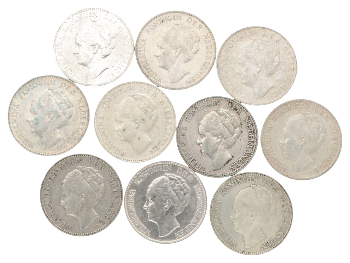 Lot (10) 1 Gulden. Wilhelmina. Gemiddeld Zeer Fraai.