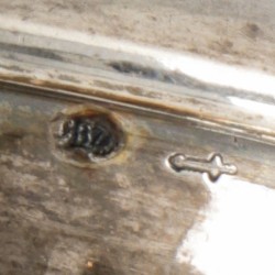 Flessenbak & 2 flessenstoppers zilver / verzilverd.