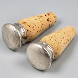 Flessenbak & 2 flessenstoppers zilver / verzilverd.