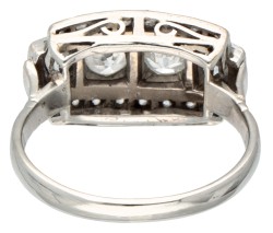 Vintage 14 kt. witgouden ring bezet met ca. 0.68 ct. diamant.