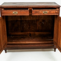 Een eikenhouten dressoir, Holland, ca. 1920.