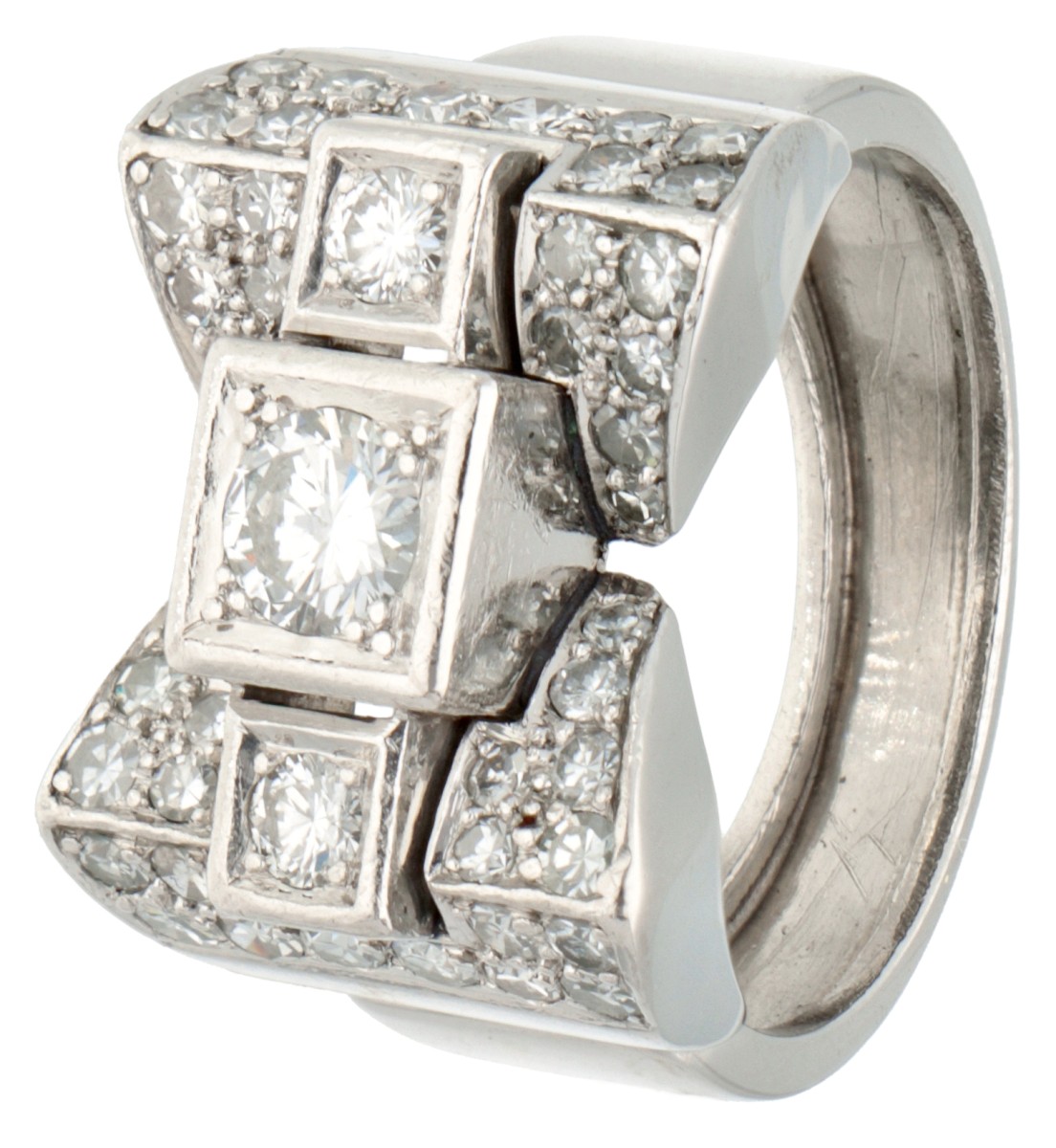 Retro Pt 850 platina strikvormige tank ring bezet met ca. 0.95 ct. diamant.