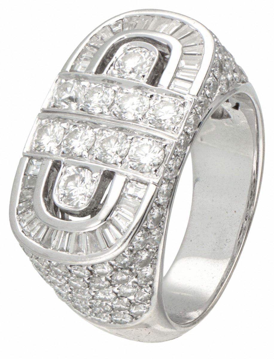 18 kt. Witgouden tank ring bezet met ca. 3.68 ct. diamant.