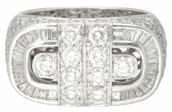 18 kt. Witgouden tank ring bezet met ca. 3.68 ct. diamant.