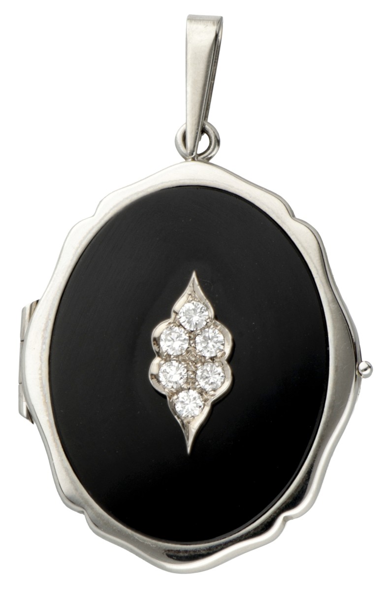 14 kt. Witgouden vintage medaillon hanger bezet met ca. 0.30 ct. diamant gezet op onyx.