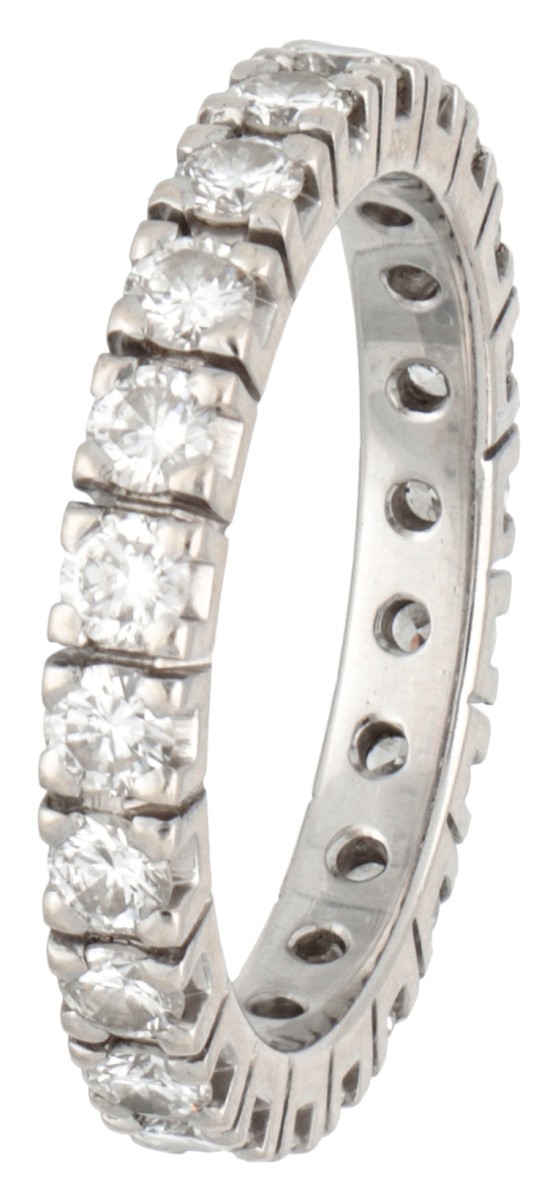 18 kt. Witgouden eternity ring bezet met ca. 1.55 ct. diamant.