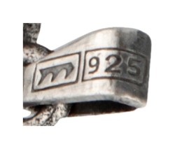 Lot van 6 zilveren ringen en hangers door Finse designer Karl Laine, bezet met bergkristallen.