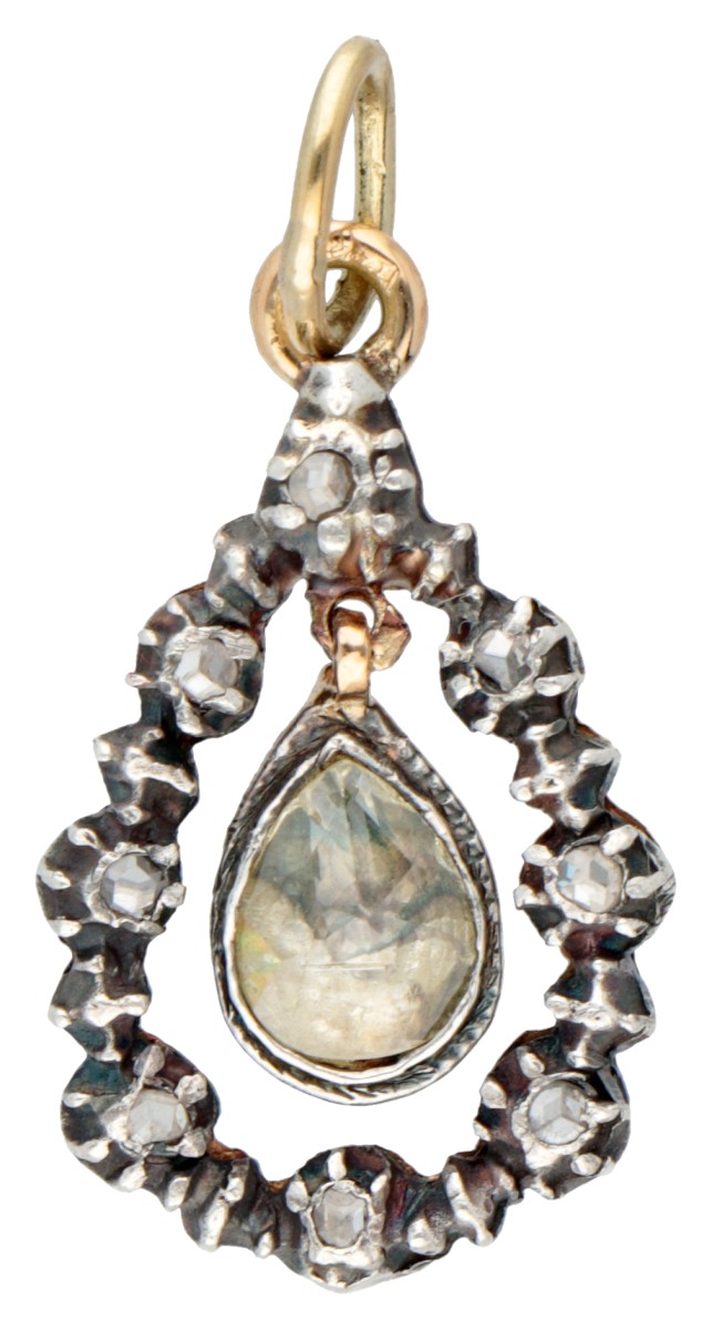 Antieke 14 kt. geelgouden / sterling zilveren hanger bezet met roos geslepen diamanten.