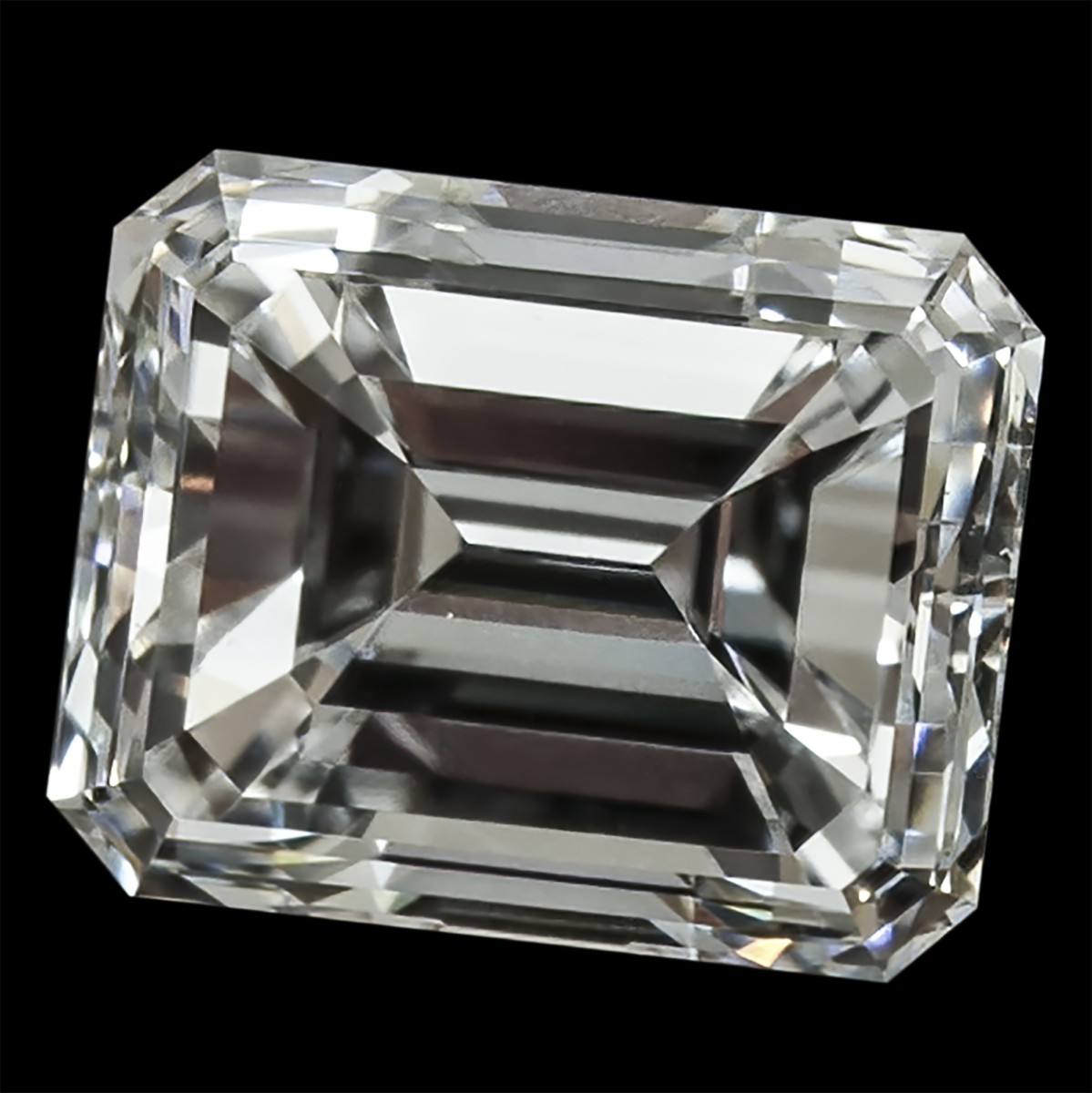 GIA-gecertificeerde 1.01 ct. emerald geslepen natuurlijke diamant.