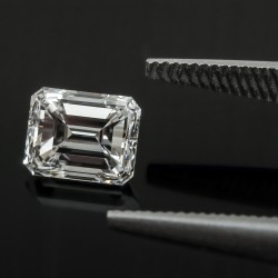 GIA-gecertificeerde 1.01 ct. emerald geslepen natuurlijke diamant.