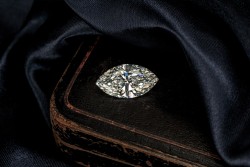 HRD-gecertificeerde 7.03 ct. marquise geslepen natuurlijke diamant.