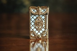 S.T. Dupont aansteker "Versailles" Limited Edition nr. 914/2686 .